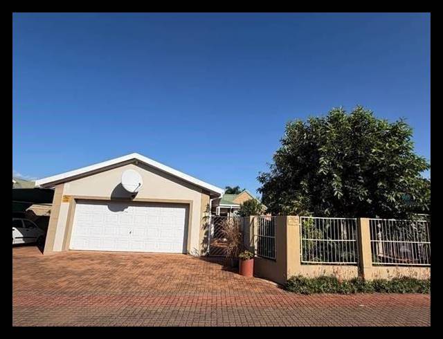 3 BEDROOM TOWNHOUSE FOR SALE IN KAMEELDORINGPARK